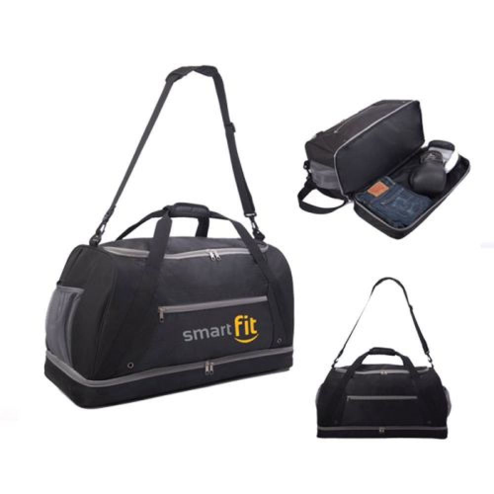 MALETA DEPORTIVA JUATO    Maleta deportiva, con 2 compartimentos, uno para guardar tenis o toalla y el segundo para objetos de viaje como ropa. Cuenta con 2 bolsas laterales de malla, asa central ajustable y asas laterales. imagen