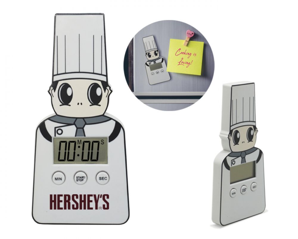 TIMER DE COCINA CHEFCITO   Temporizador de cocina con diseño de chef de 99 min./59 seg. Cuenta con pantalla digital, interruptor de encendido y apagado, botón de minutos, segundos y de inicio con sonido. Incluye imán en la parte trasera y batería de botón para su funcionamiento. Presentación: caja en color blanco. Presentación: caja en color blanco. imagen