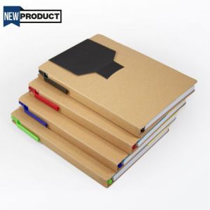 Libreta de cartón reciclado con bloc de notas de 70 hojas blancas, 2 blocs adhesivos y separadores de colores adheribles, Incluye bolígrafo ecológico de tinta negra, Mod. Creta