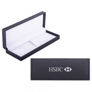 ESTUCHE DE CARTON PARA BOLIGRAFO POKLON   Estuche rígido de cartón para bolígrafos, con interior de terciopelo blanco. Capacidad para 1 ó 2 bolígrafos. No incluye bolígrafos.