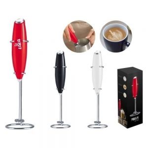 ESPUMADOR DE LECHE MILKY   Espumador eléctrico recargable para bebidas, ideal para realizar café tipo capuchino, latte, chocolate caliente y café. Ligero, fácil de manejar y de limpiar. Incluye soporte de acero inoxidable. Utiliza 2 pilas AA incluidas. Presentación: Caja de regalo a color.