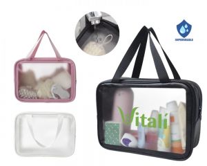BOLSA IMPERMEABLE PARA ACCESORIOS CON ASAS PATY    Bolsa impermeable para accesorios con cierre, ventana translúcida y asas para agarrar.