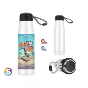 Termo de doble pared para sublimación insulado al alto vacío. Mantiene las bebidas frías por 12 hrs. y calientes por 8 hrs. Tapa de rosca con asa de poliéster para sujetarlo fácilmente. CAP. 500 ml. (17 OZ)