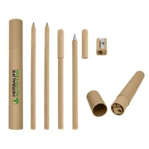 SET DE ESCRITURA ECOLOGICO SET EKUSEstuche de escritura de papel reciclado con tapa. Incluye: 2 lápices de papel, 2 plumas y un sacapuntas.