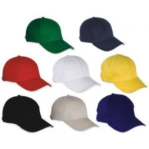 GORRA LISA SANDWICH   Gorra lisa de 6 gajos y ojillos bordados. Con detalle bicolor en el borde de la visera. Ajuste con broche metálico.