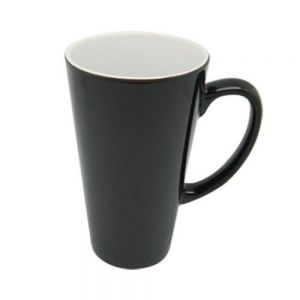TAZA MAGICA CONICA DE SULIMACIÓN 14 OZ GIPSY Taza mágica cónica de sublimación. El diseño aparece al servir agua caliente. CAP. 415 ml. (14 OZ). Temperatura y Tiempo sugeridos para sublimar: 190 grados / 120 seg. Venta en múltiplos de 12