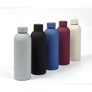 BOTELLA DE ACERO INOXIDABLE DOBLE PARED CON TAPA DE ROSCA, ACABADO TIPO RUBBER. 500ML