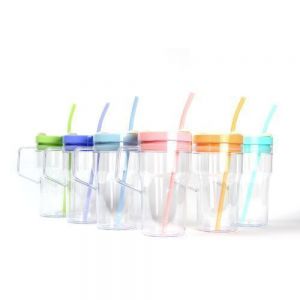 VASO FABRICADO EN ACRILONITRILO ESTIRENO DE UNA PARED, CON TAPA Y POPOTE POLIPROPILENO, CAPACIDAD DE 760 ML,
