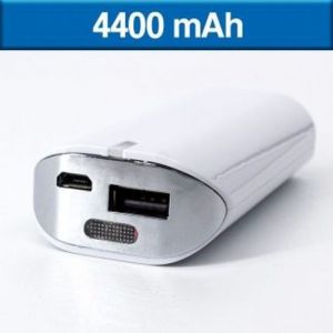 POWER BANK  OVALADA CON LAMPARA LED CAPACIDAD 4,400 mAh INCLUYE CABLE CON 5 ADAPTADORES